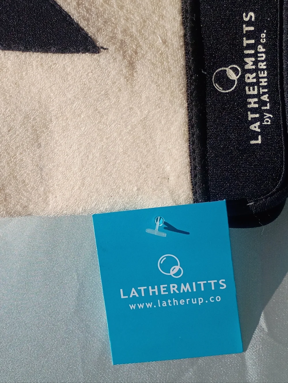 LatherUp Co. Lather Mitts in Cream and Black Bath Scrubber Nwt